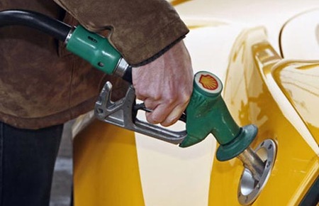 Giá xăng, dầu thế giới đột ngột rơi thẳng đứng