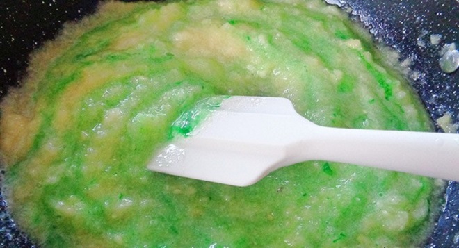 Bánh trung thu nhân mứt dẻo thơm, ngọt lịm bằng 2 công thức nấu ăn cực chuẩn cong doan sen nhan banh trung thu mut bi dao - Bánh trung thu nhân mứt dẻo thơm, ngọt lịm bằng 2 công thức nấu ăn cực chuẩn