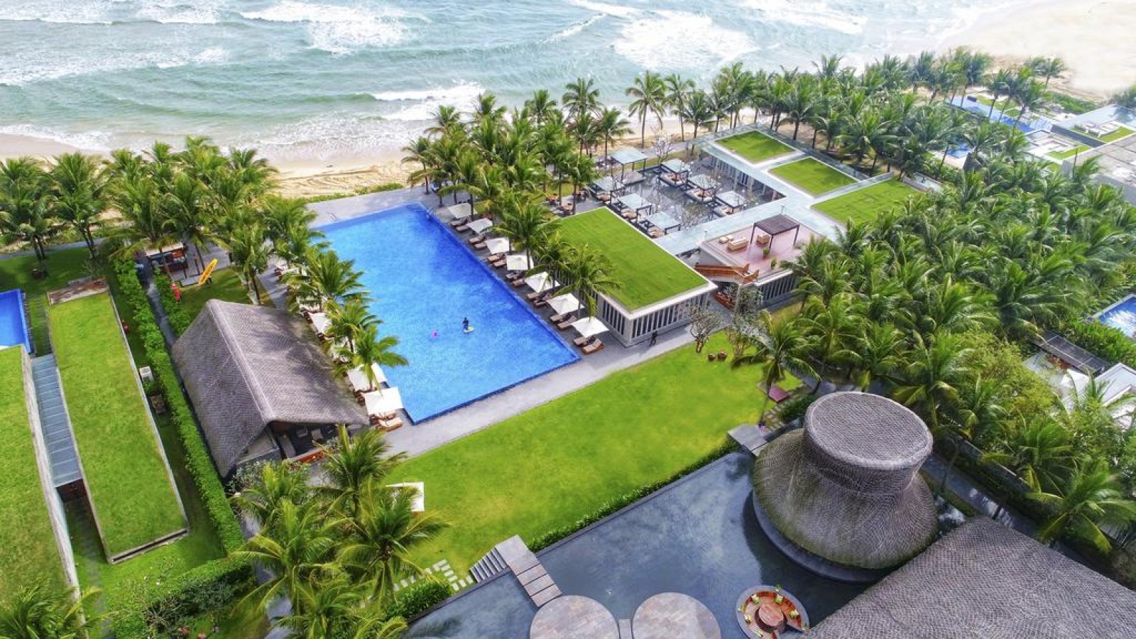 toan canh resort Naman Retreat Da Nang - Top 10 resort Đà Nẵng gần biển giá tốt nhất 2020