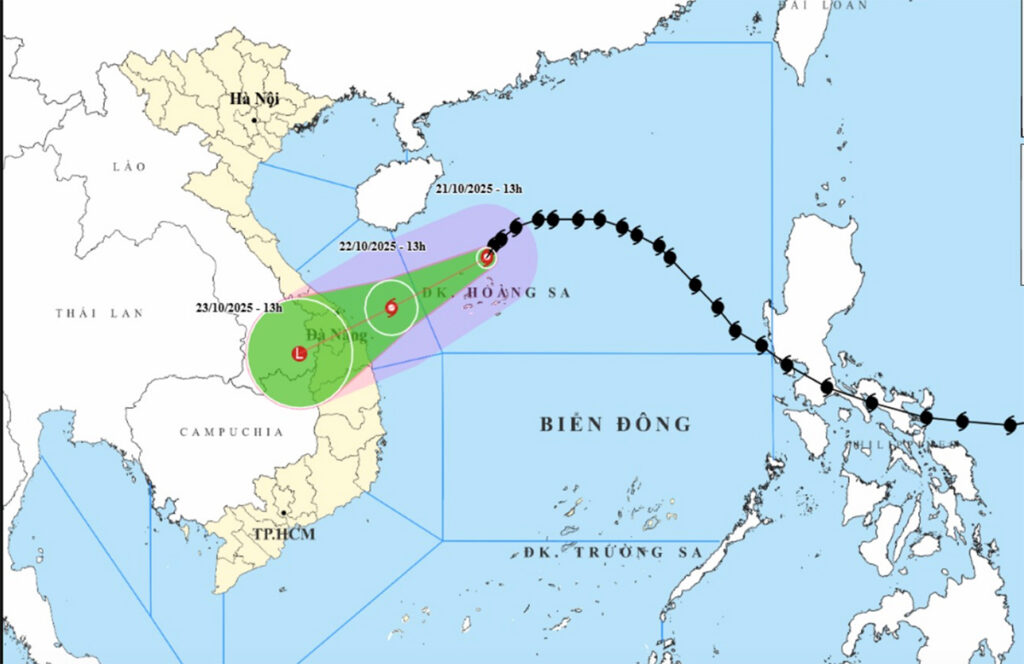 bao so 12 fengshen 14513693 1024x664 - Dự Báo Thời Tiết Hôm Nay: Miền Trung Đối Mặt Mưa Lũ Diện Rộng Do Ảnh Hưởng Bão Số 12