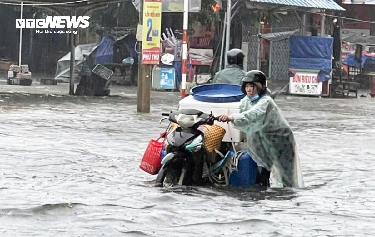 Dự Báo Thời Tiết Hôm Nay 28/10: Mưa Lớn Kéo Dài Ở Miền Trung, Huế Và Đà Nẵng Có Nơi Vượt 800mm