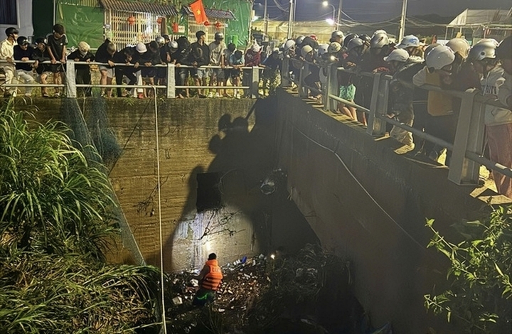 Gần 60 người tìm kiếm bé gái bị nước lũ cuốn trôi ở Lâm Đồng