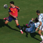 mikel merino 07511019 150x150 - Argentina thoát bàn thua, trọng tài lại gây tranh cãi
