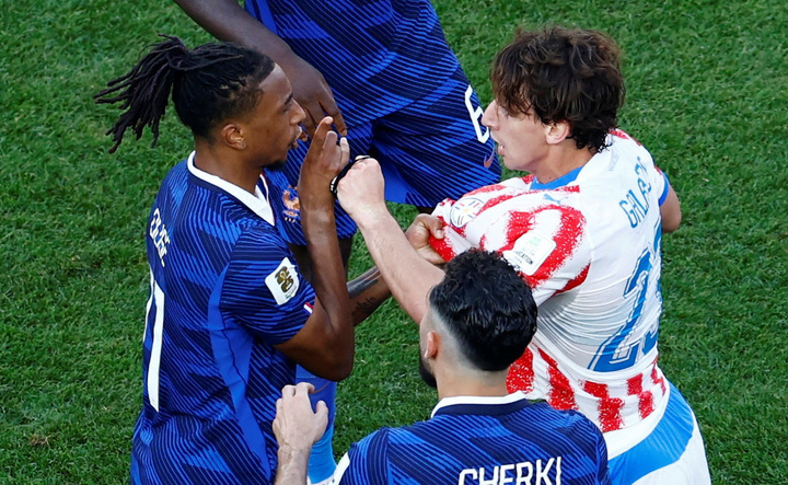 FIFA từ chối xóa thẻ cho cầu thủ Pháp