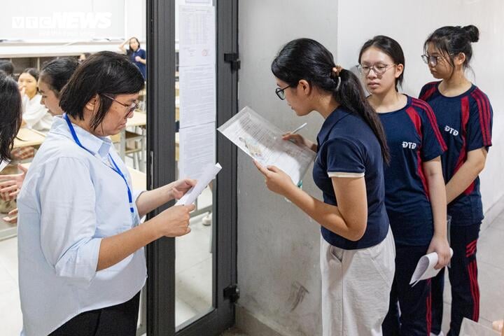 Đề xuất phạt giáo viên dạy thêm chính học sinh của mình tới 20 triệu: Chuyên gia nói gì?