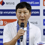 kim sang sik ao trang 22501967 150x150 - Đình Bắc bị thay sớm, HLV Kim Sang-sik nói thẳng 'chưa làm tốt'